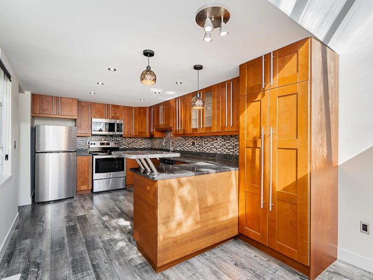 8561 Flowering Place, Burnaby, BC, V5A 4B4 - 14