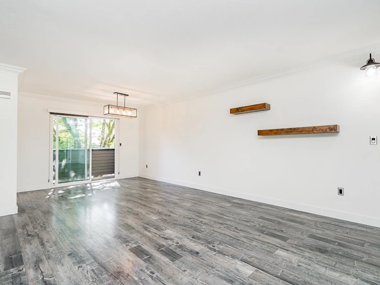 8561 Flowering Place, Burnaby, BC, V5A 4B4 - 18