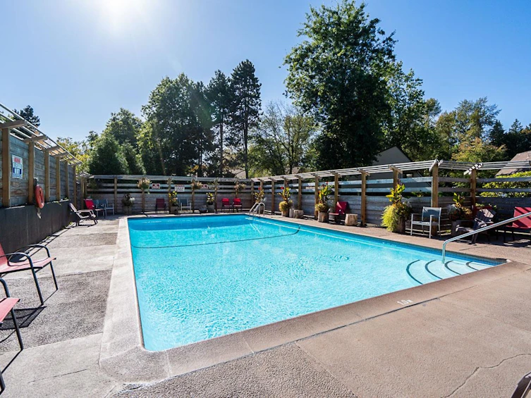 8561 Flowering Place, Burnaby, BC, V5A 4B4 - 35