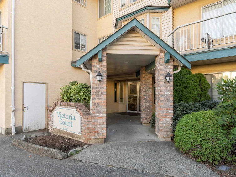 206-2567 Victoria Street, Abbotsford, BC, V2T 2T4