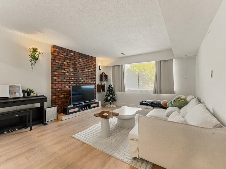 2268 Wenonah Street, Vancouver, BC, V5N 2Z6 - 7