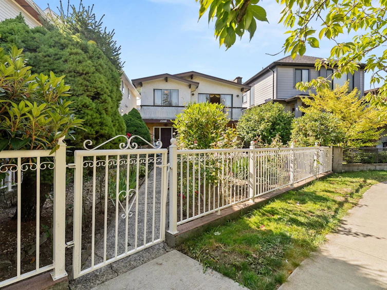 2268 Wenonah Street, Vancouver, BC, V5N 2Z6 - 4