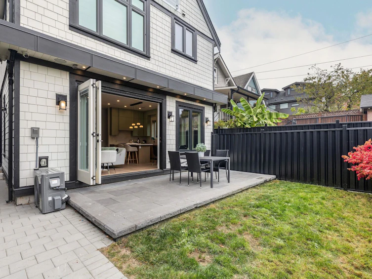 2334 E 5th Avenue, Vancouver, BC, V5N 1N1 - 25