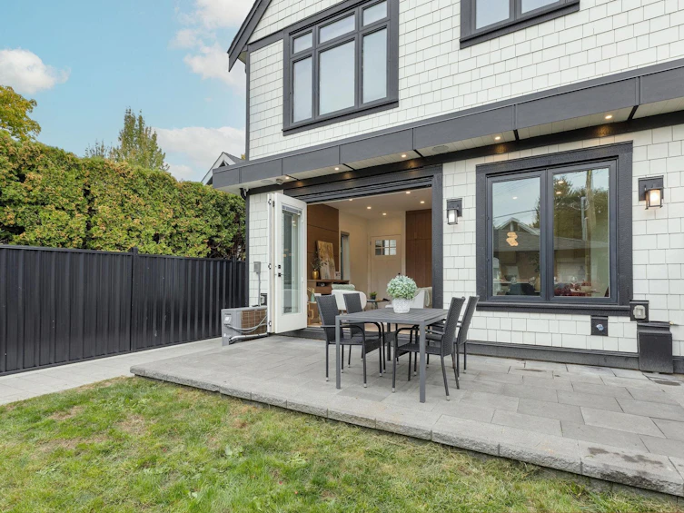 2334 E 5th Avenue, Vancouver, BC, V5N 1N1