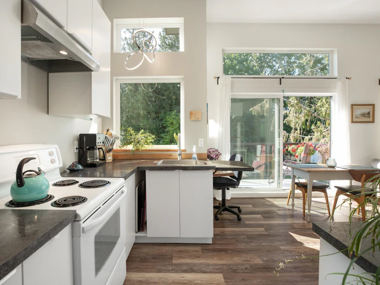 7835 Redrooffs Road, Halfmoon Bay, BC, V7Z 1A4 - 7