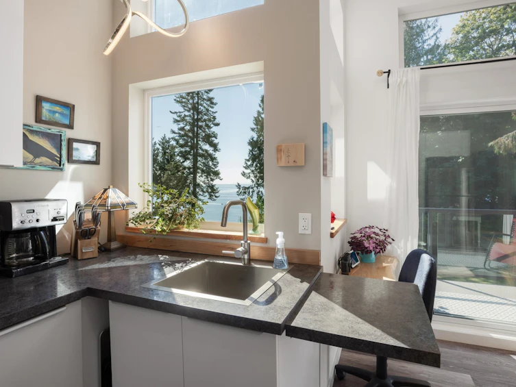7835 Redrooffs Road, Halfmoon Bay, BC, V7Z 1A4 - 12