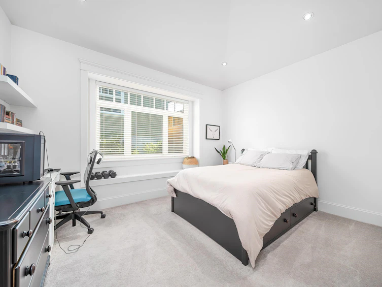 18 Hythe Avenue, Burnaby, BC, V5B 3H7 - 10