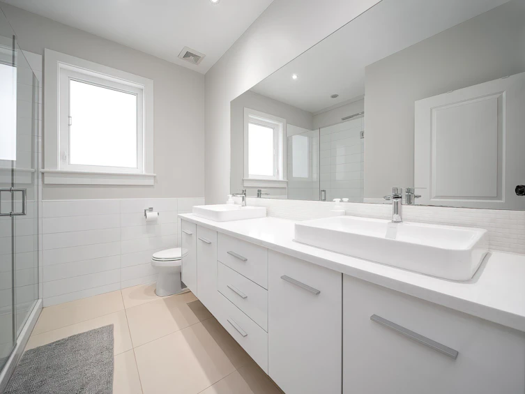 18 Hythe Avenue, Burnaby, BC, V5B 3H7 - 11