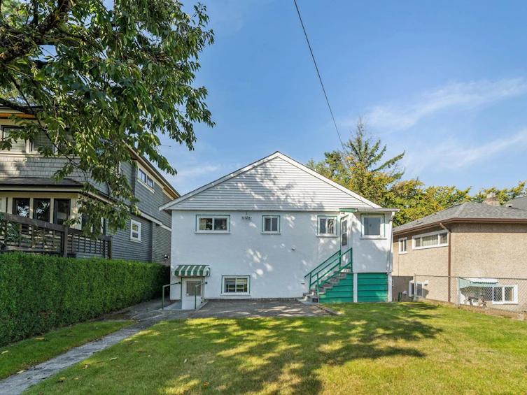 4182 Prince Edward Street, Vancouver, BC, V5V 3Y6 - 3