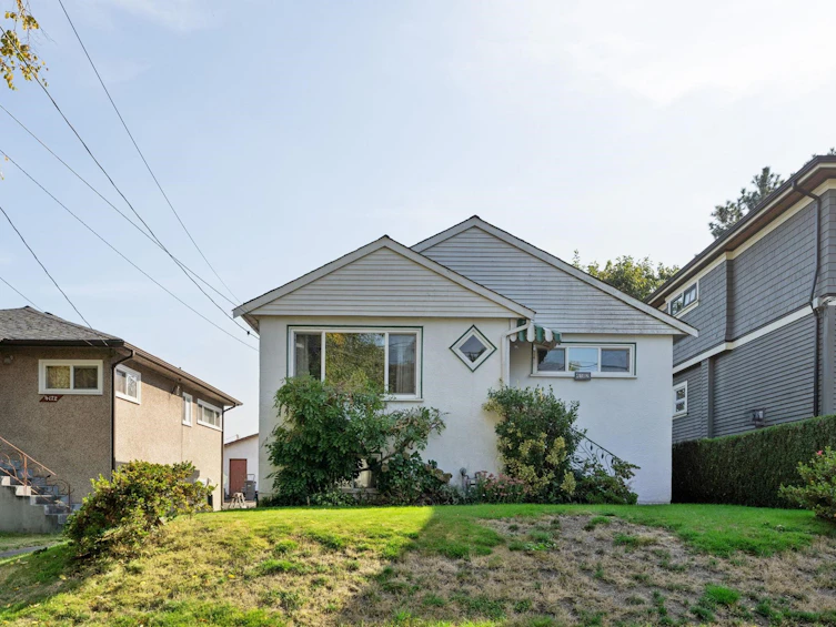 4182 Prince Edward Street, Vancouver, BC, V5V 3Y6 - 2