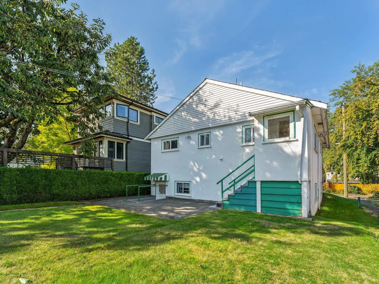 4182 Prince Edward Street, Vancouver, BC, V5V 3Y6 - 4