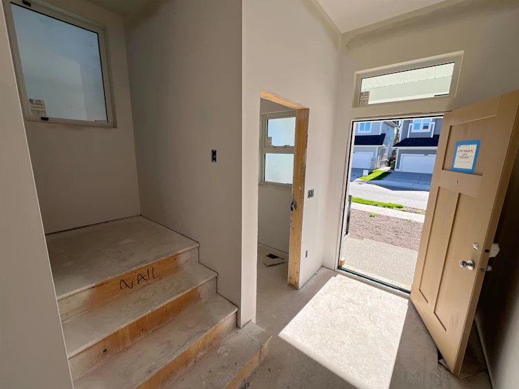 27737 Track Place, Abbotsford, BC, V4X 0C7 - 7