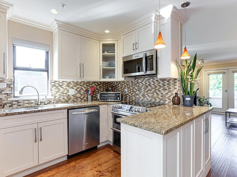 5 - 890 Broughton Street, Vancouver BC V6G 2A2
