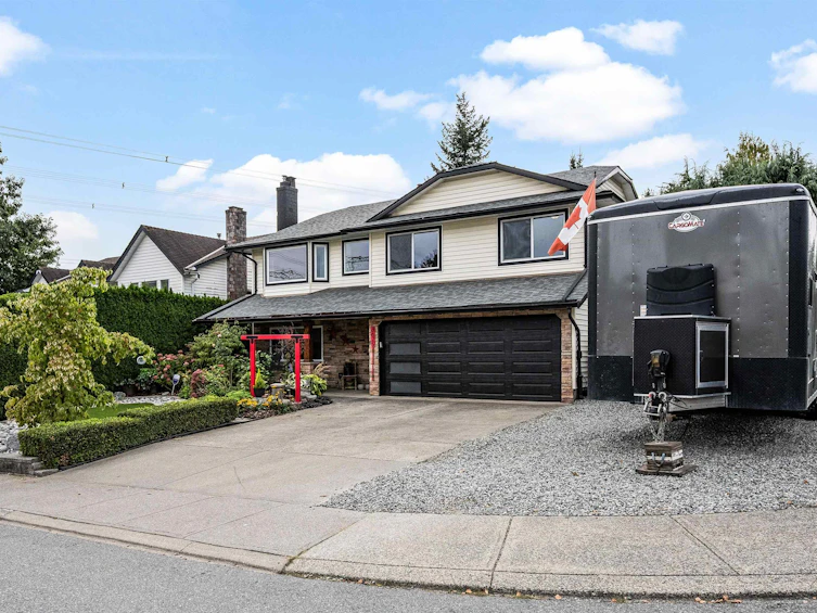 3625 Qualicum Street, Abbotsford, BC, V2T 5A6 - 2