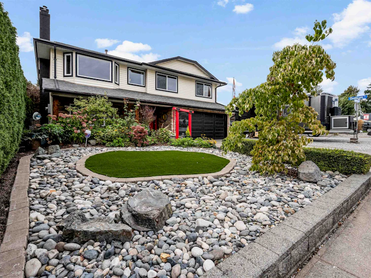 3625 Qualicum Street, Abbotsford, BC, V2T 5A6 - 3