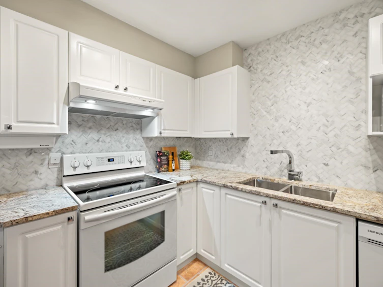 219-9979 140 Street, Surrey, BC, V3T 5W2 - 16
