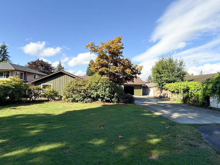 11879 220 Street, Maple Ridge, BC, V2X 5P9 - 2