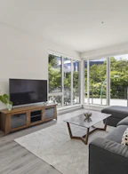 303 1327 Draycott Road