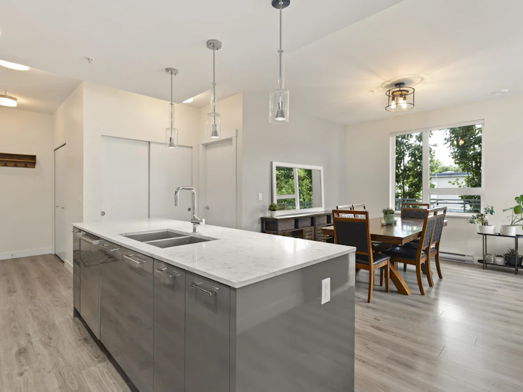 303-1327 Draycott Road, North Vancouver, BC, V7J 1W1 - 3