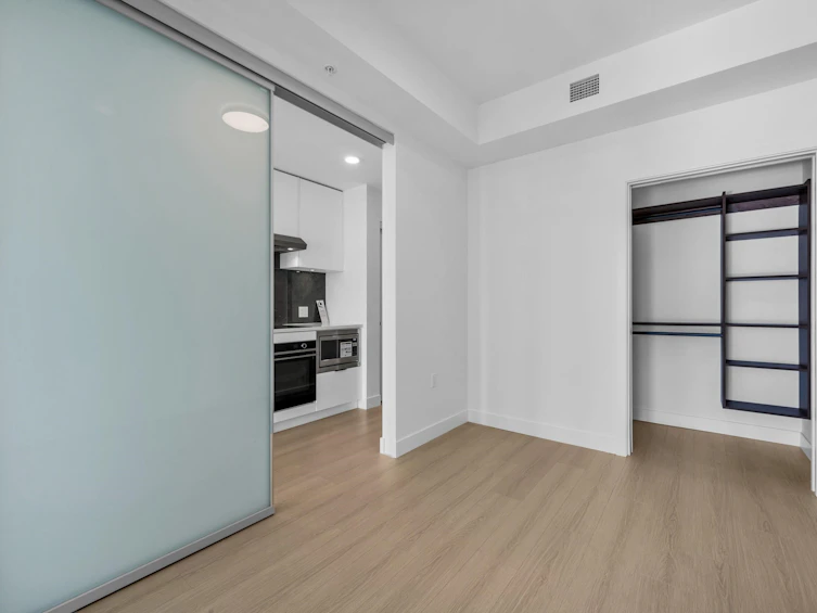 407-422 E 3rd Street, North Vancouver, BC, V7L 1G2 - 10
