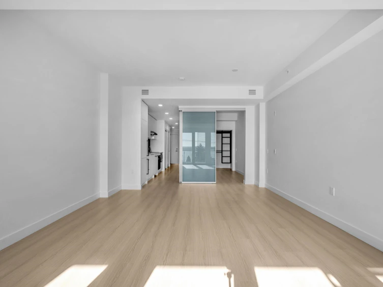 407-422 E 3rd Street, North Vancouver, BC, V7L 1G2 - 8