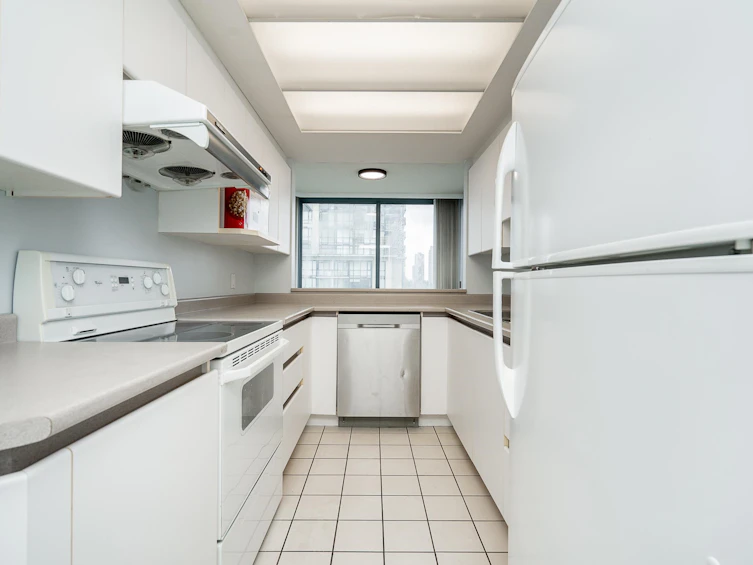 1301-13383 108 Avenue, Surrey, BC, V3T 5T6 - 3
