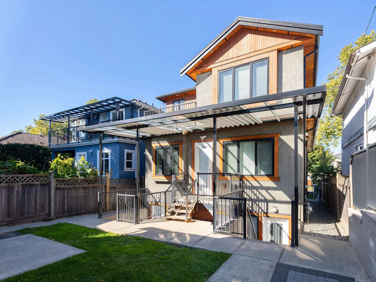 3064 E 19th Avenue, Vancouver, BC, V5M 2S9 - 38
