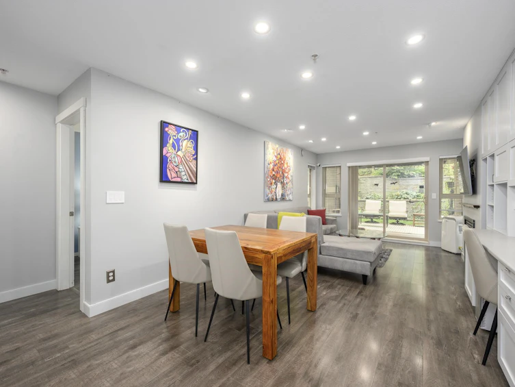 210-9319 University Crescent, Burnaby, BC, V5A 4Y5 - 2