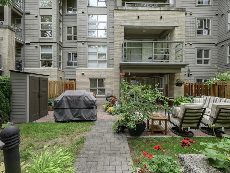 210-9319 University Crescent, Burnaby, BC, V5A 4Y5 - 32