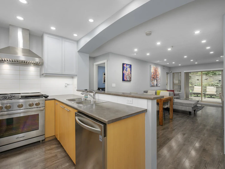 210-9319 University Crescent, Burnaby, BC, V5A 4Y5 - 15