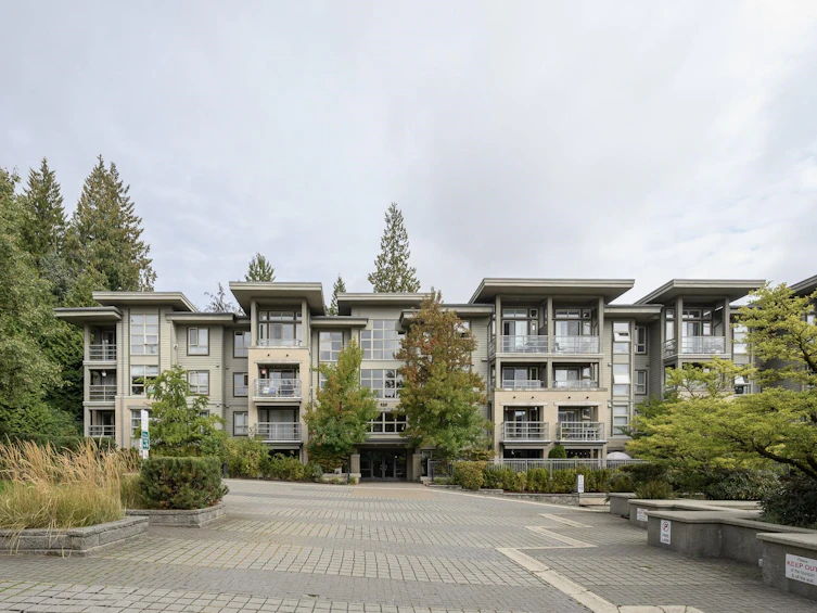 210-9319 University Crescent, Burnaby, BC, V5A 4Y5