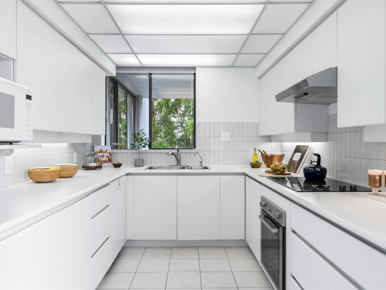 302-1930 Bellevue Avenue, West Vancouver, BC, V7V 1B5 - 12