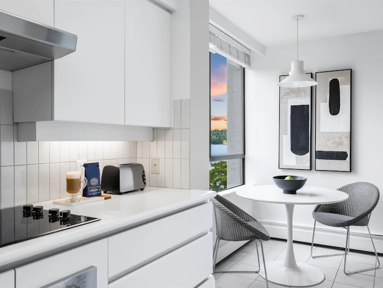302-1930 Bellevue Avenue, West Vancouver, BC, V7V 1B5 - 16