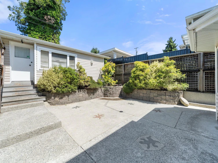 2-460 W 6th Street, North Vancouver, BC, V7M 1K9 - 27