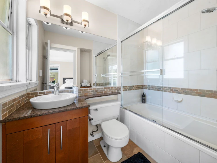 2-460 W 6th Street, North Vancouver, BC, V7M 1K9 - 23