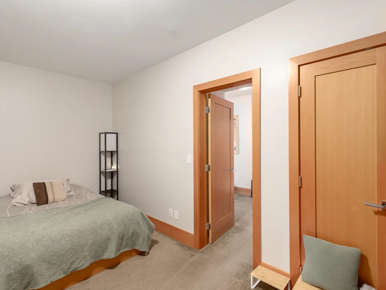 3230 W 31st Avenue, Vancouver, BC, V6L 2A7 - 24