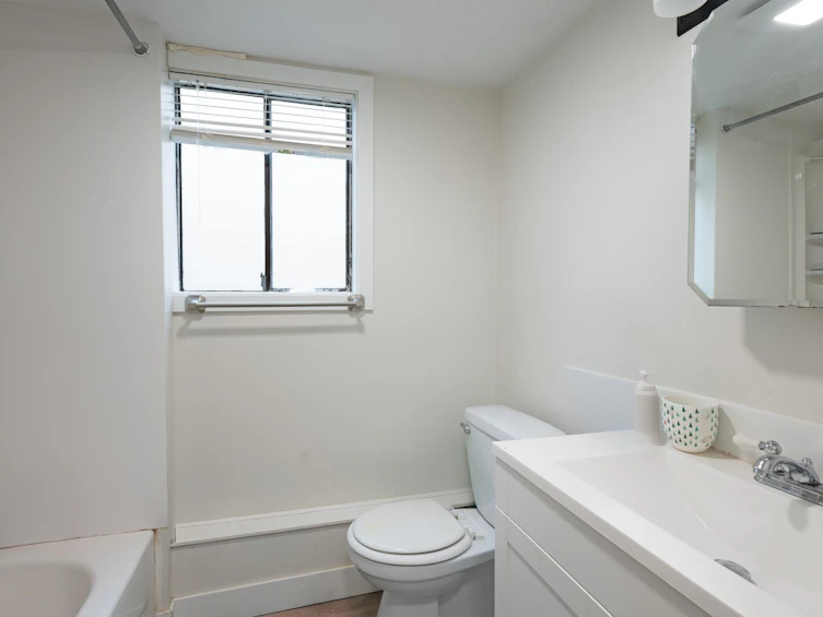 2417 Adanac Street, Vancouver, BC, V5K 2M3 - 23