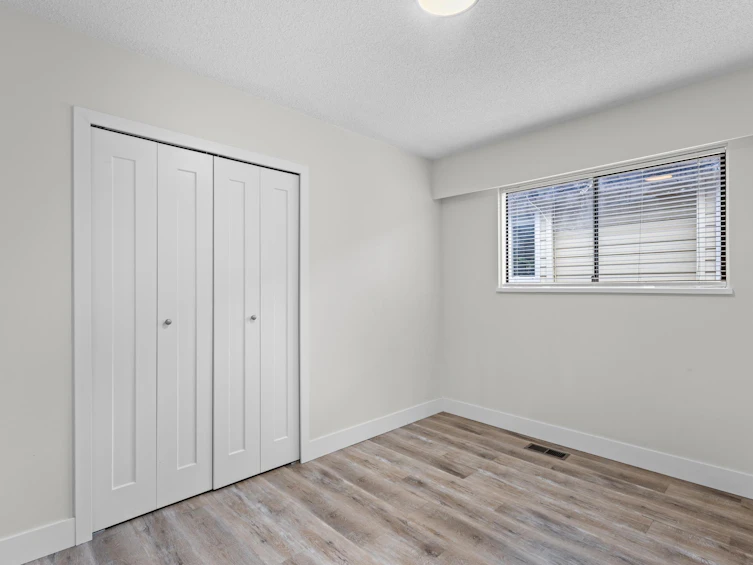 2417 Adanac Street, Vancouver, BC, V5K 2M3 - 13