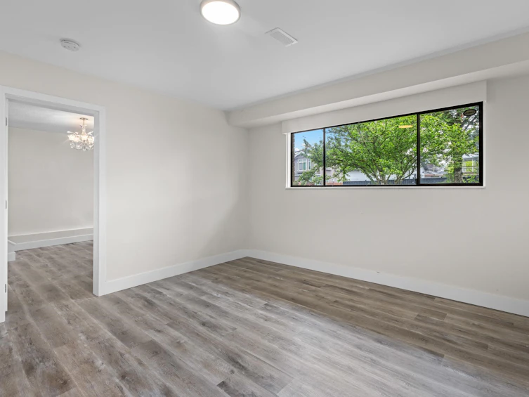2417 Adanac Street, Vancouver, BC, V5K 2M3 - 16