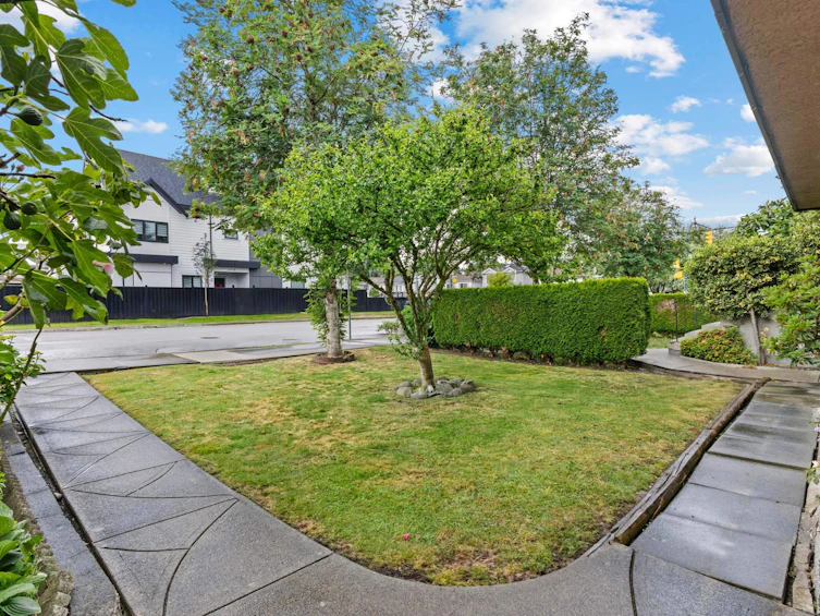 2417 Adanac Street, Vancouver, BC, V5K 2M3 - 27