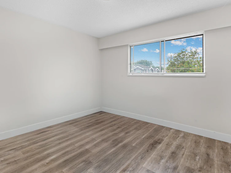 2417 Adanac Street, Vancouver, BC, V5K 2M3 - 10