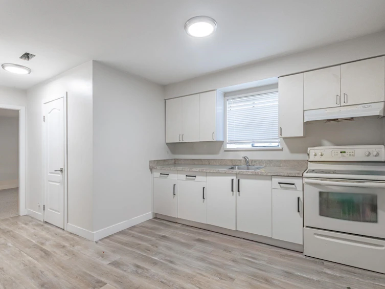 2417 Adanac Street, Vancouver, BC, V5K 2M3 - 18