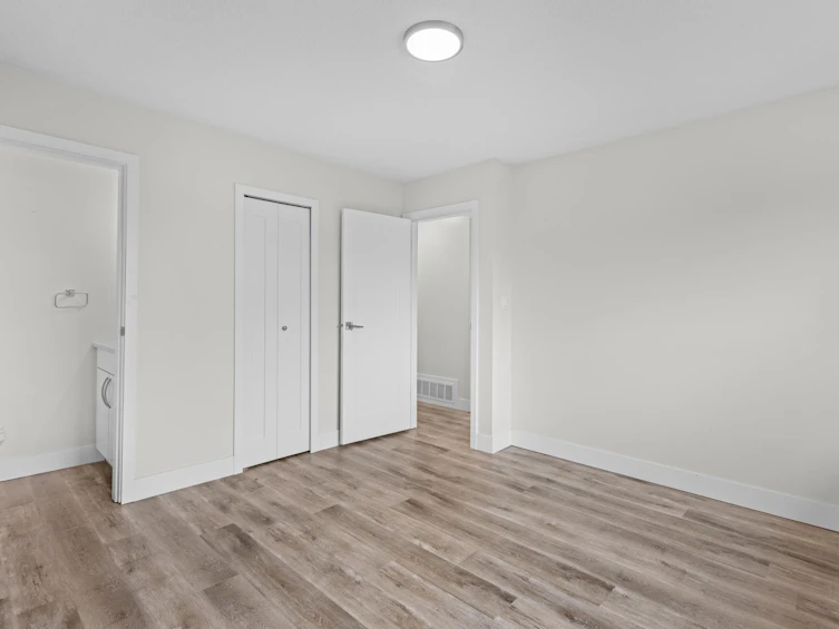 2417 Adanac Street, Vancouver, BC, V5K 2M3 - 7