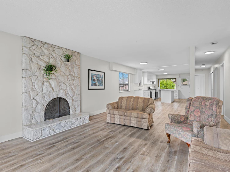 2417 Adanac Street, Vancouver, BC, V5K 2M3 - 3