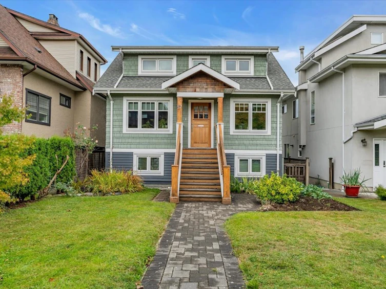 57 W 17th Avenue, Vancouver, BC, V5Y 1Z5