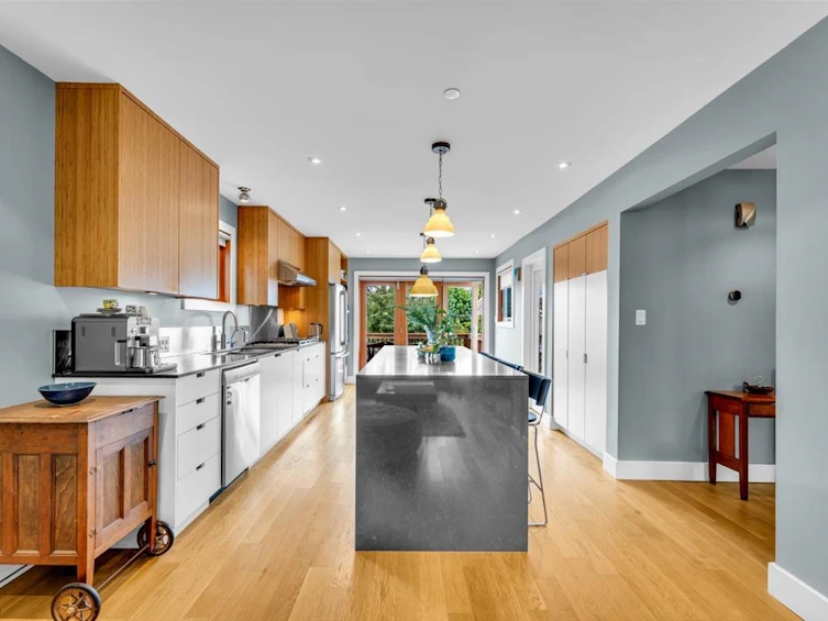 57 W 17th Avenue, Vancouver, BC, V5Y 1Z5 - 4