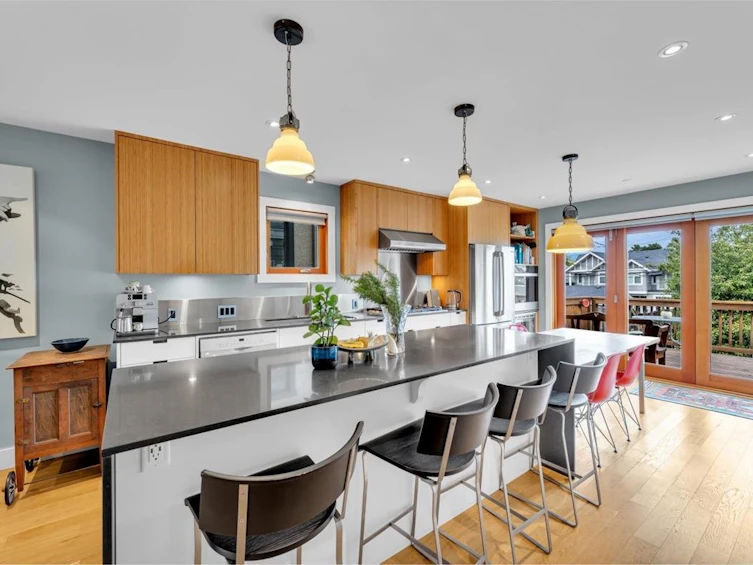 57 W 17th Avenue, Vancouver, BC, V5Y 1Z5 - 2