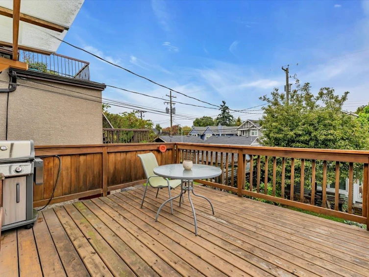 57 W 17th Avenue, Vancouver, BC, V5Y 1Z5 - 17