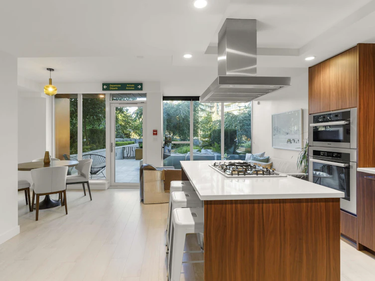 1755 Columbia Street, Vancouver, BC, V5Y 0N3 - 3