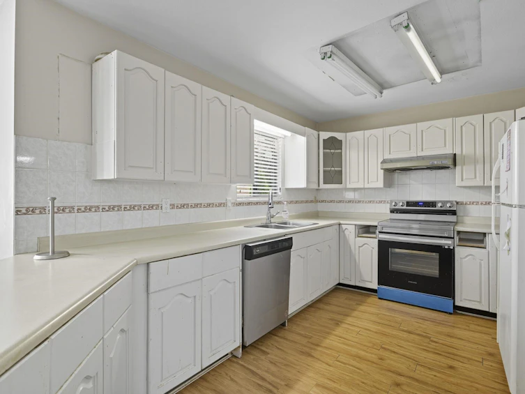 9024 135a Street, Surrey, BC, V3V 7C5 - 14